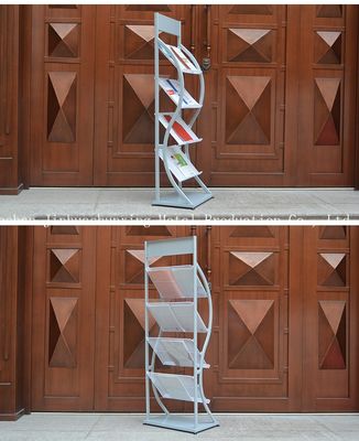 La revista del metal de los neumáticos de H1500mm L480mm cuatro, periódicos exhibe el estante  Para la librería, anuncio