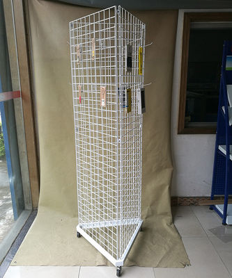 Estante trilátero del almacenamiento del equipo de deportes de L650mm H1828mm con los echadores