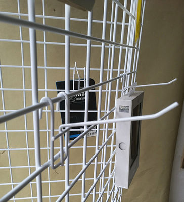 Estante trilátero del almacenamiento del equipo de deportes de L650mm H1828mm con los echadores