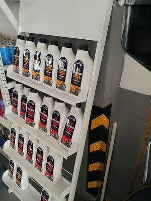Estantería blanca de la exhibición de la profundidad 300m m de la altura 1500m m del estante de exhibición del producto para las tiendas al por menor