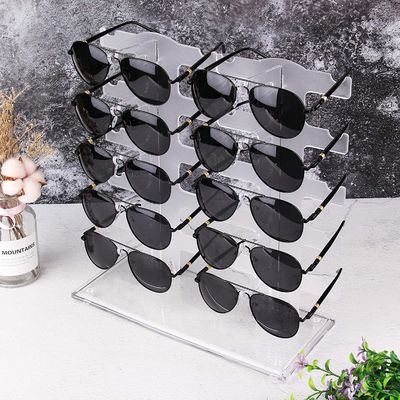 Las gafas de sol transparentes del ODM exhiben los vidrios del soporte atormentan el tenedor